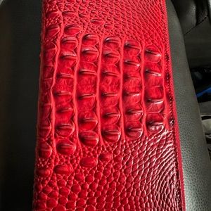 LIKE NEW RED BRAHMIN SKYLER WALLET